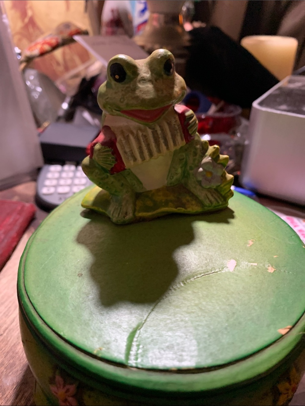 Vintage windup ceramic music box Frog